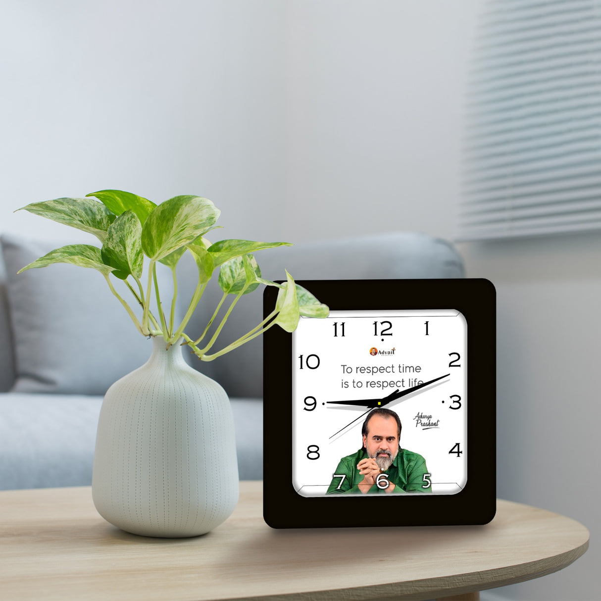 To respect time is to respect life. | SQUARE CLOCK (BLACK) - [Set of 3]